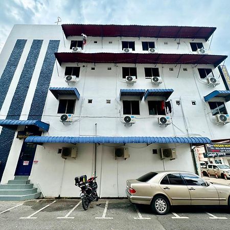 Oyo 91033 Vaigan Hotel Bintulu Exterior photo