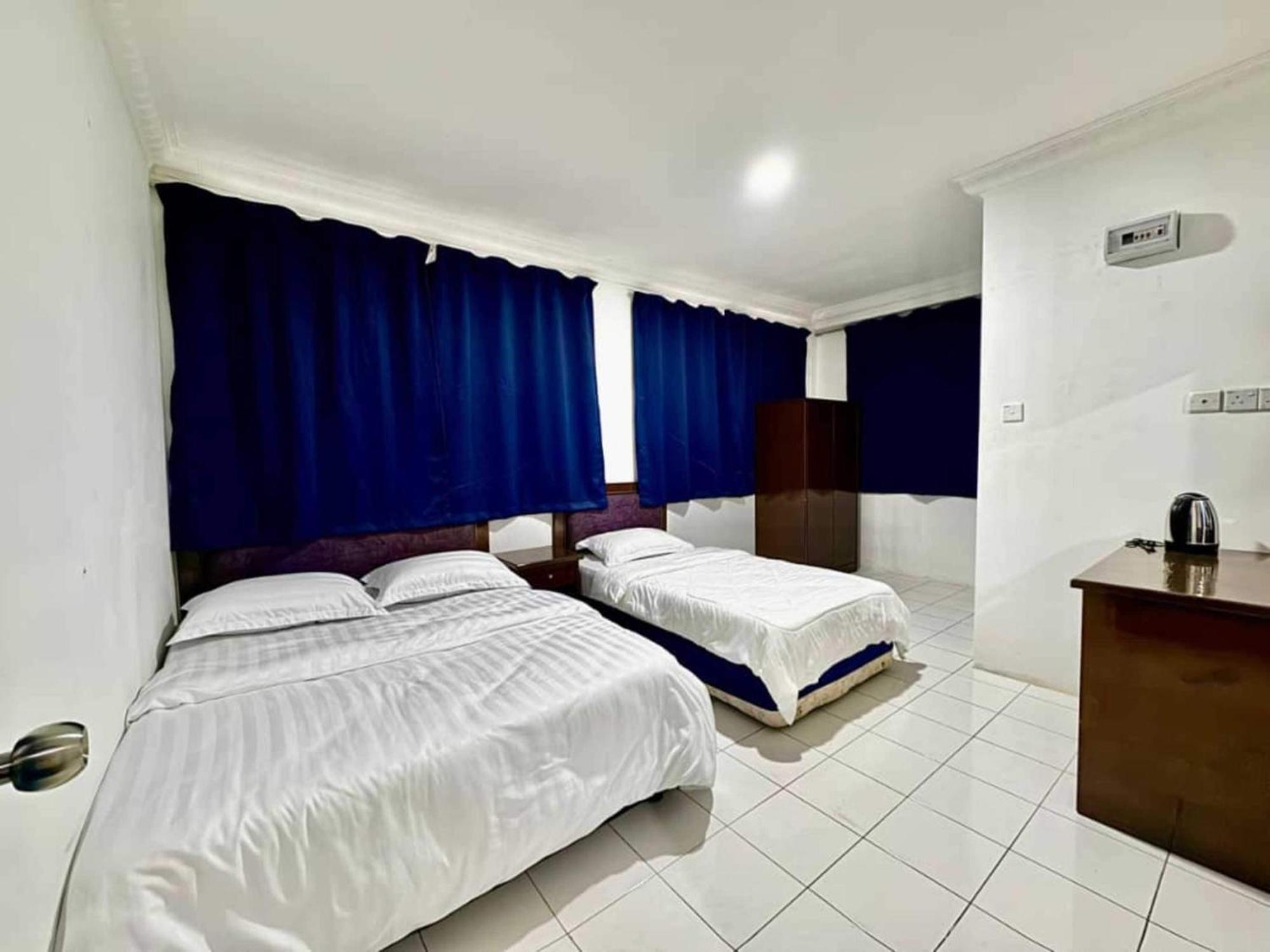 Oyo 91033 Vaigan Hotel Bintulu Exterior photo