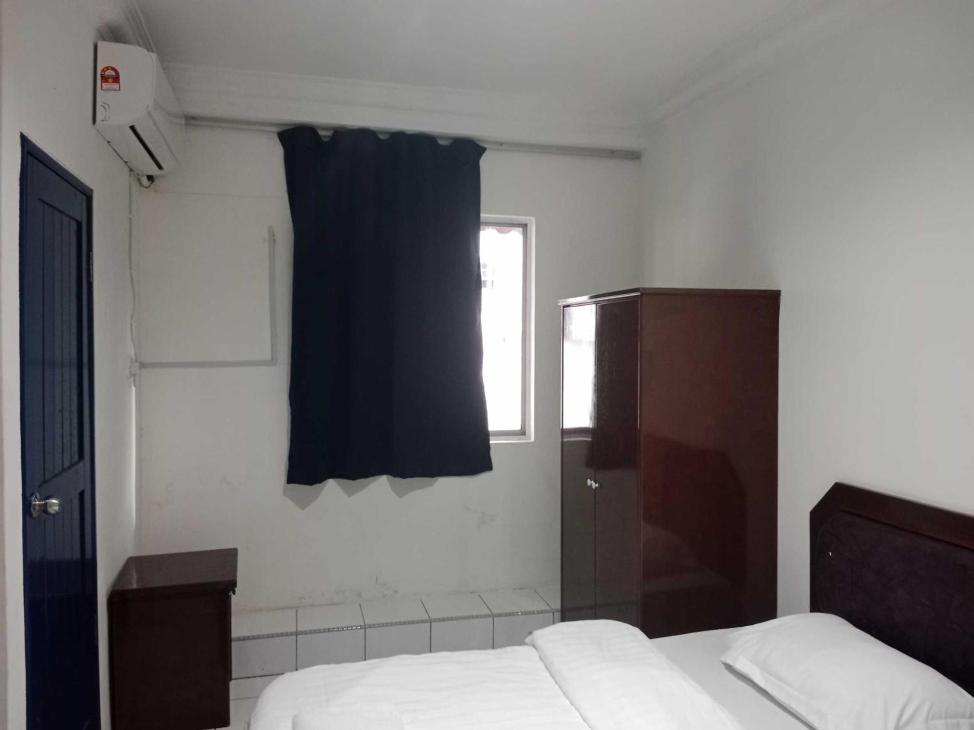 Oyo 91033 Vaigan Hotel Bintulu Exterior photo